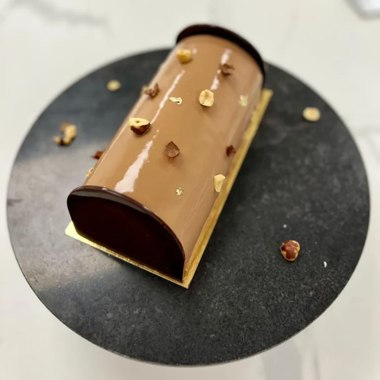 atelier adulte buche de noel-vanille-praliné réalisée par Candice Bakes