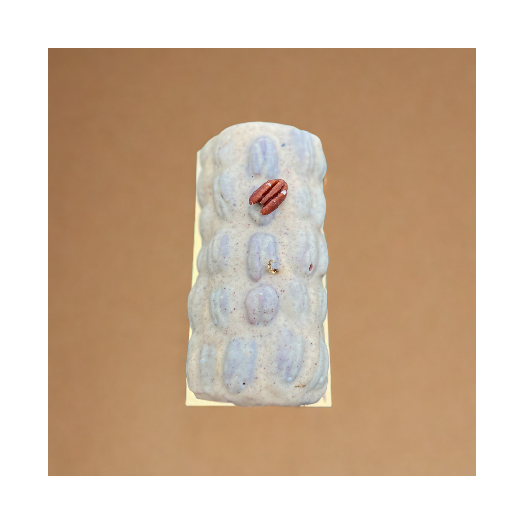 Atelier Parent-Enfant à Sainte-Marguerite dans les Vosges : réalisation d’un cake de fêtes moelleux aux noix de pécan, activité conviviale et gourmande en famille dans les ateliers Candice Bakes Vosges proche Alsace