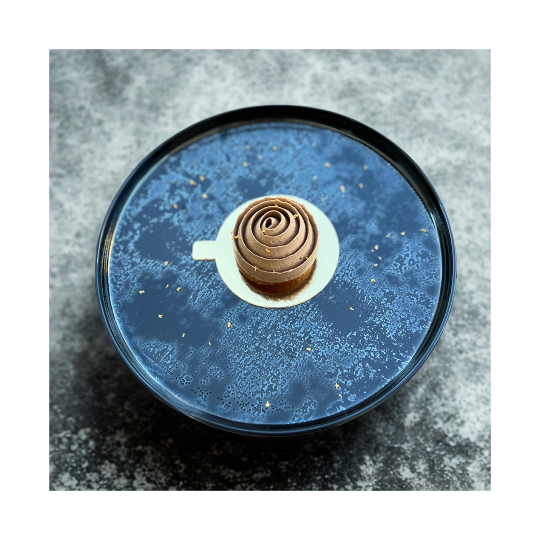 Pain d’épices revisité : biscuit moelleux aux épices et ganache au chocolat. Atelier pâtisserie à Sainte-Marguerite dans les Vosges, proche Alsace.