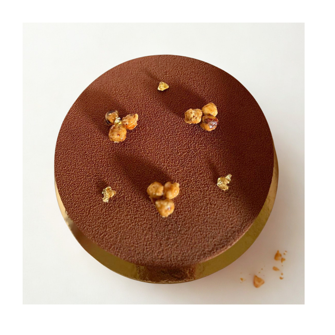 Apprenez à réaliser cet entremets gianduja lors d'un cours de pâtisserie chez Candice Bakes. Atelier adulte technique.