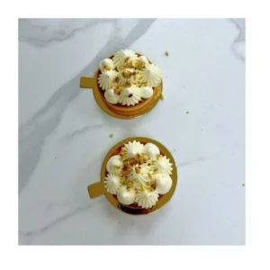 Apprenez à réaliser cette tarte pistache fleur d'oranger chez Candice Bakes dans les Vosges