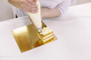 Pochade de la crème vanille du millefeuille de l'atelier Candice Bakes